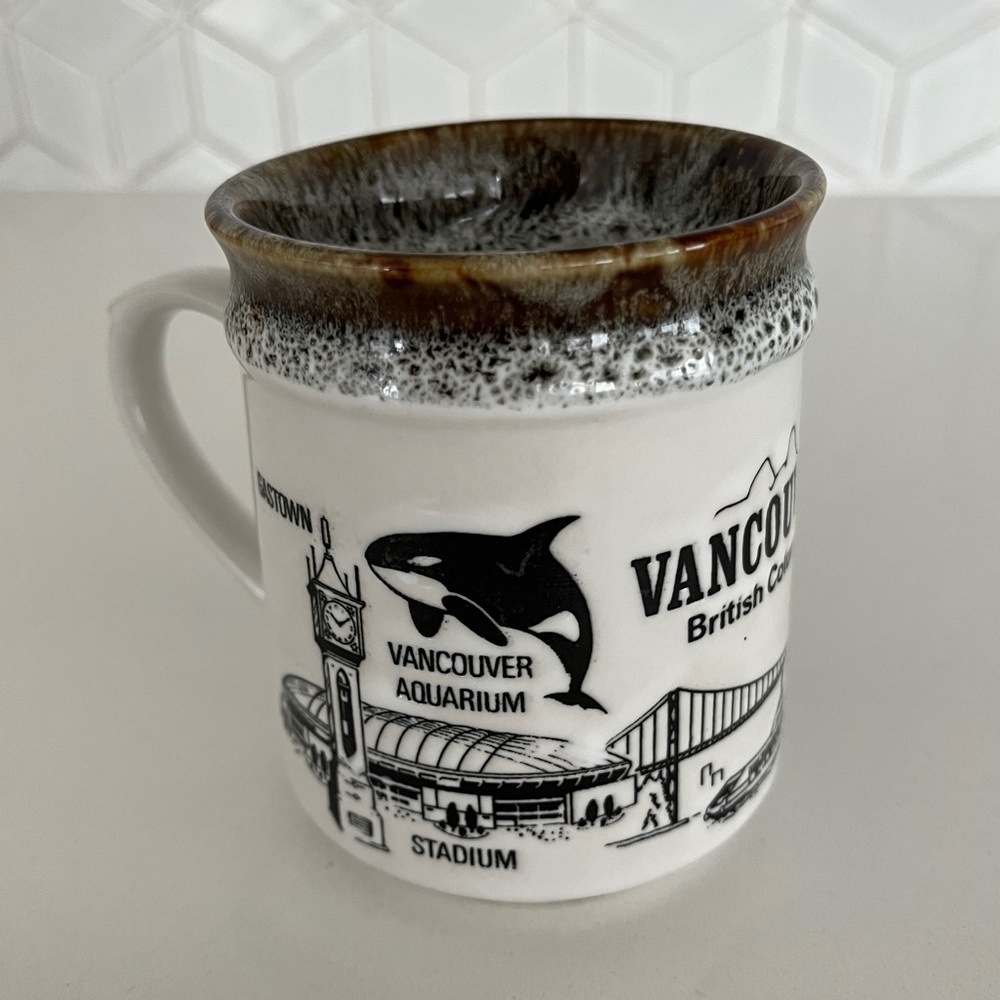 VINTAGE Vancouver BC Landmarks Orca Bridges Coffee Tea Mug Made Japan Souvenir